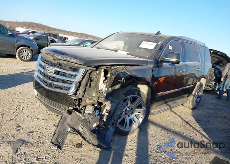 2017 Cadillac Escalade Luxury z USA, uszkodzony, nr VIN 1GYS4BKJ3HR358077